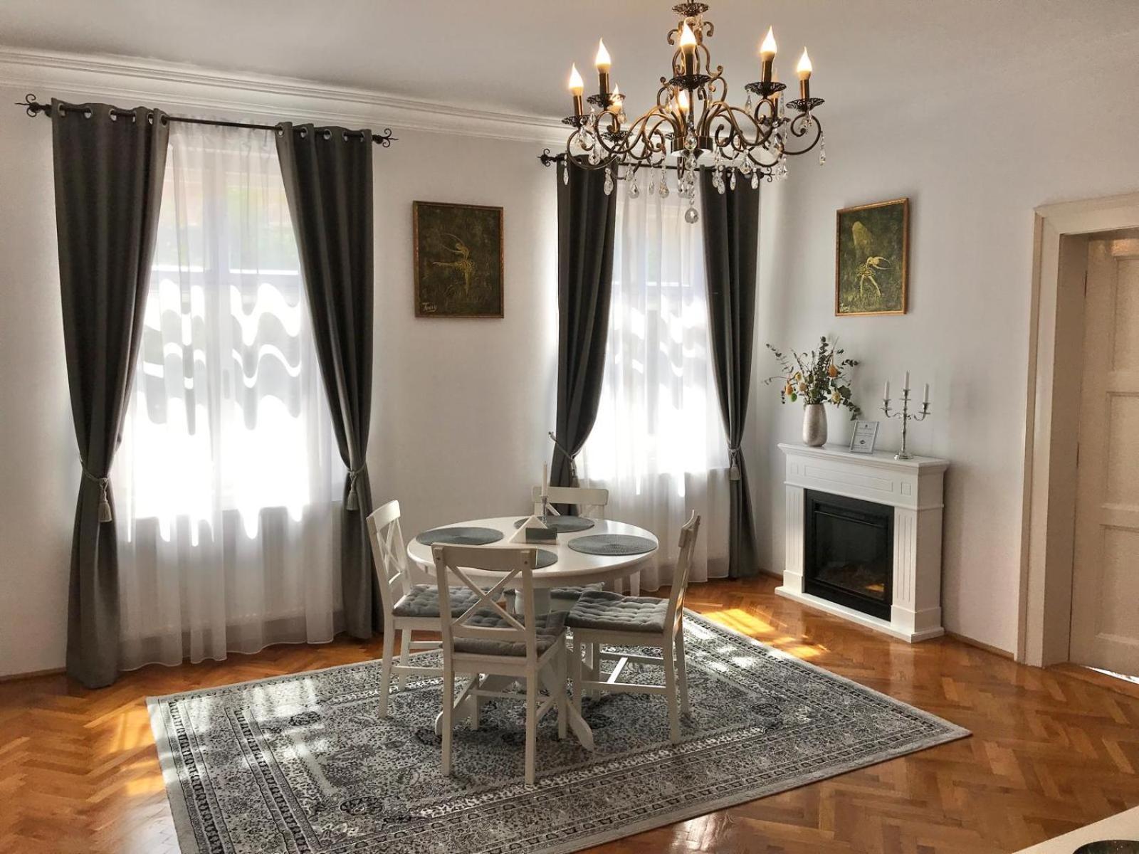 Residence Piata Armelor Сібіу Екстер'єр фото